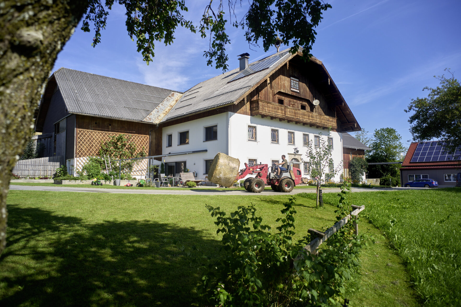 Hausmanskost, Müllerin, Müller, Käserei, Fleischerei, Hühner, Eier, Alpin Cousine, Direktvermarkter, Landwirtschaft, Bauer, Bergbauer, Salzburg, Bergbauer, Almbauer, Almwanderung, Wandern, Berge, Landscapes, Alpin, Outdoorfotografie, Outdoorphotographie, Fotoshooting, Fotografie, Fotograf, Chris Rogl, Photograph, Shooting, Christian Rogl,Imkerei